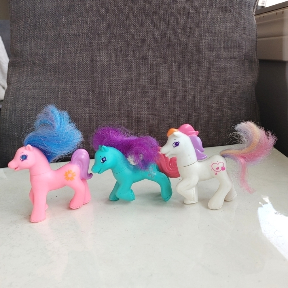 My little pony miniature lot of 3 blue pink white